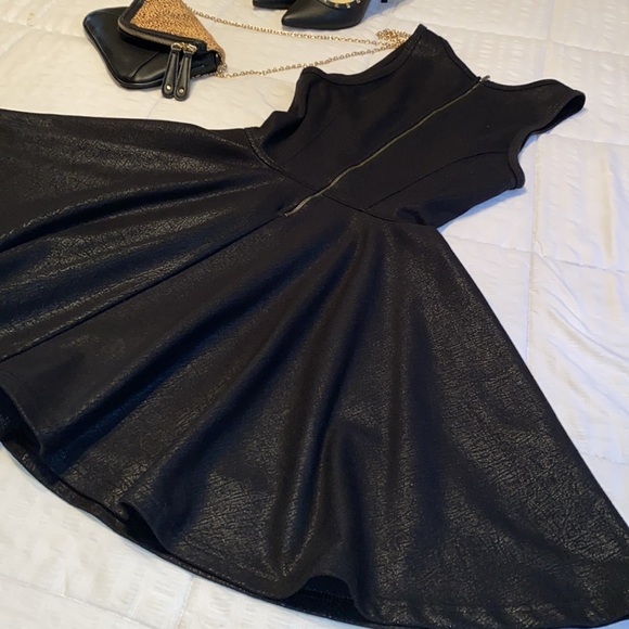 Express Dress - Picture 6 of 6